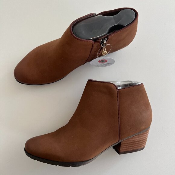 NEW in box Waterproof Blondo Villa boot / size 8 / cognac nubuck - Picture 1 of 7